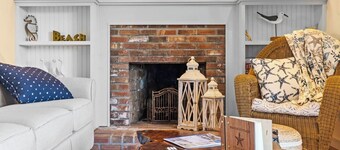 Charming Seaside Cottage  Sleeps 9 with WiFi, AC, 2 Min Walk to a Private Beach