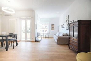 Living area - Live like a local in Rome: lovely apartment (Unknown)