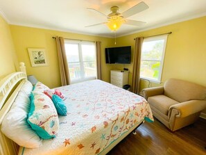 3 bedrooms, free WiFi, bed sheets - Ocean Views & Wagging Tails – Classic Beach Vibes Await (Emerald Isle)