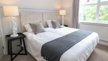 Cottage | 3 bedrooms, individually decorated, individually furnished, free WiFi