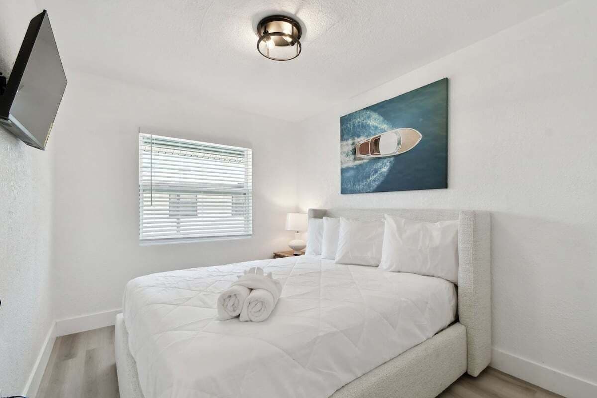 1 habitación, tabla de planchar con plancha, wifi gratis y ropa de cama 