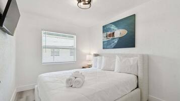 1 habitación, tabla de planchar con plancha, wifi gratis y ropa de cama