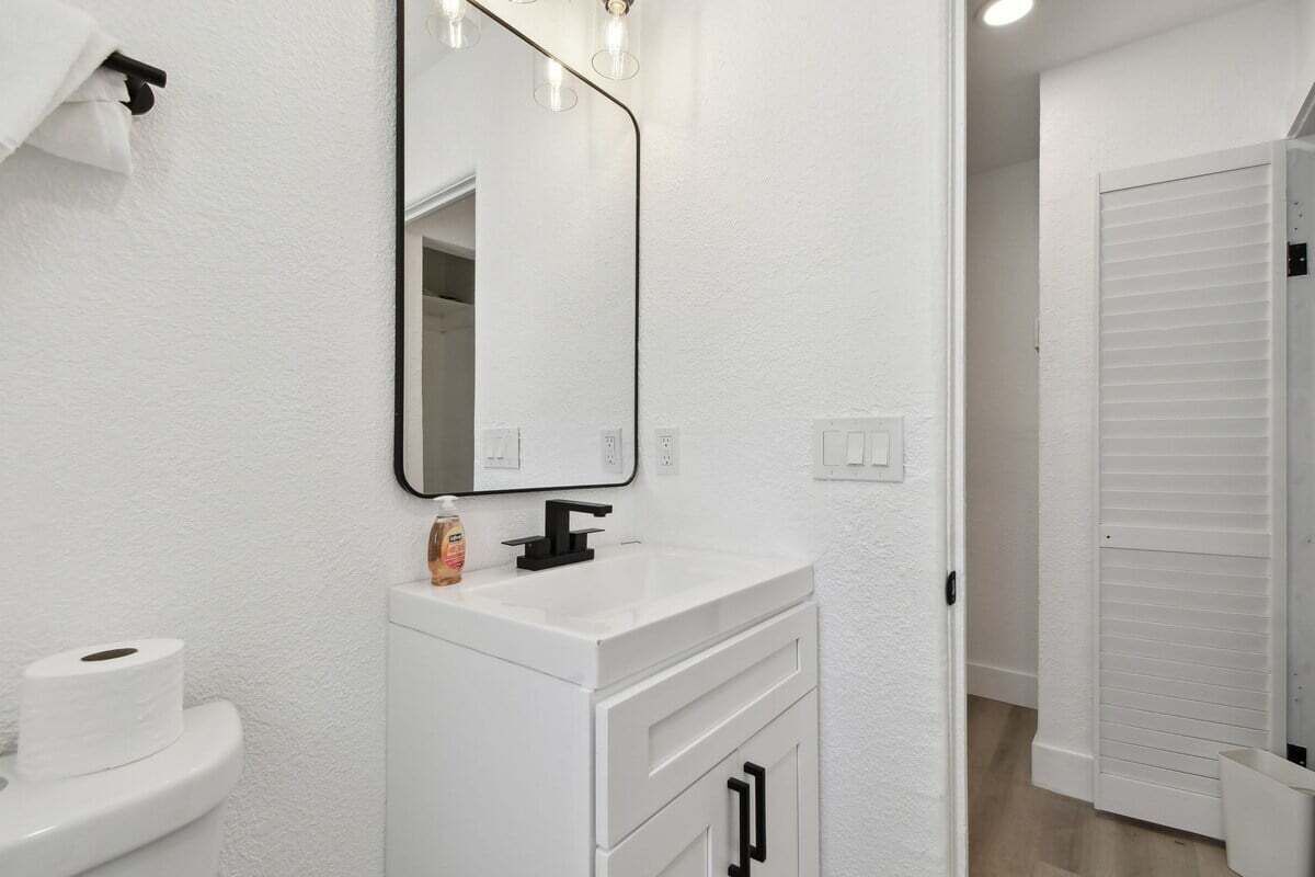 Hair dryer, towels