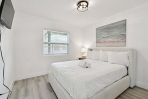 2 bedrooms, iron/ironing board, free WiFi, bed sheets