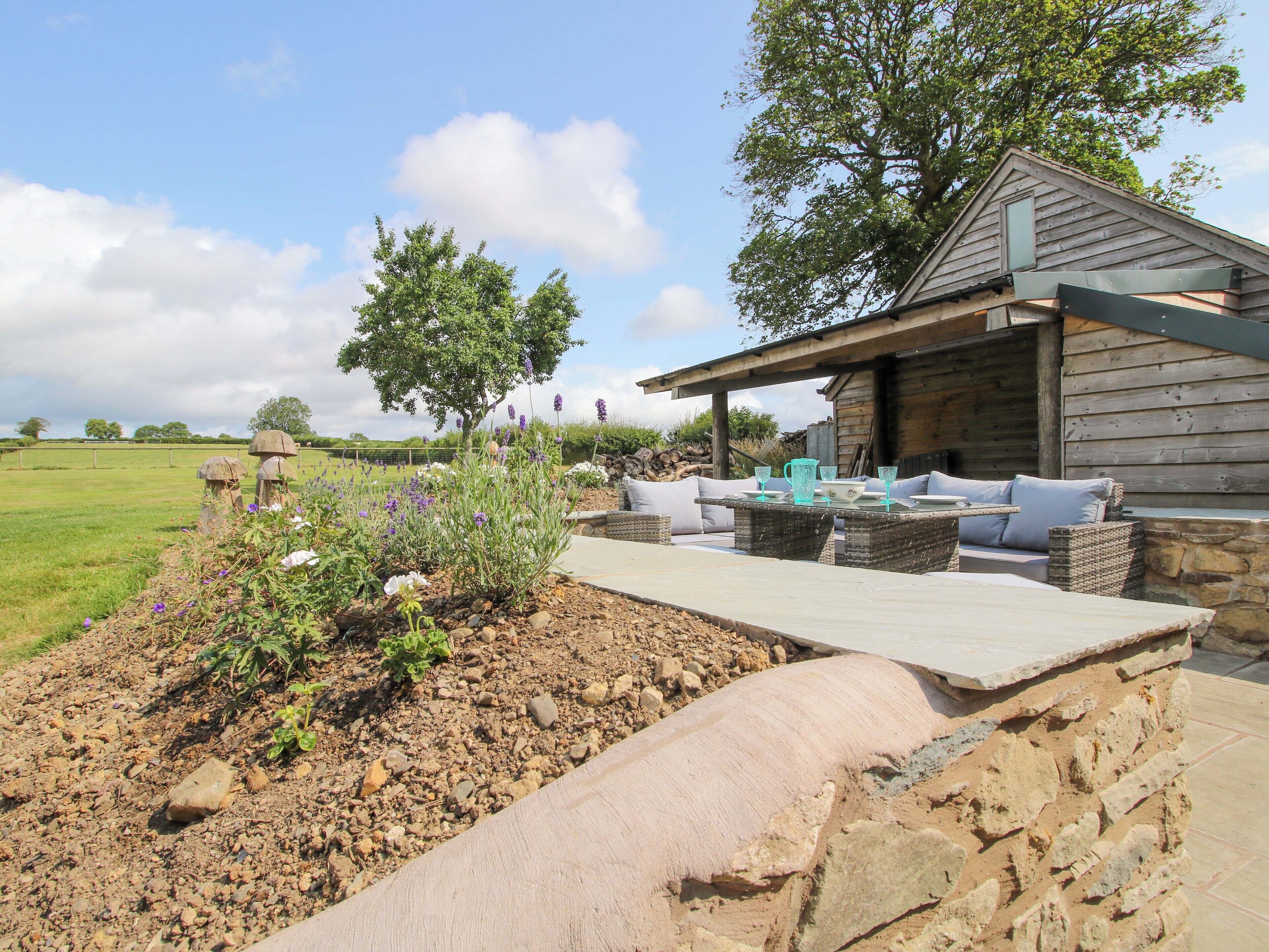Cottage | Outdoor dining
