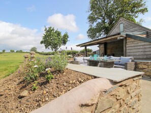 コテージ | 屋外ダイニングエリア