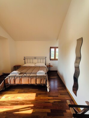 Schreibtisch, kostenloses WLAN