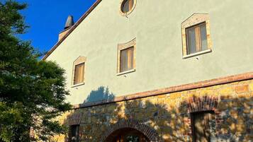 Façana frontal de l'allotjament