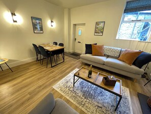 Cottage | Living area - 3 Chapel Square (Lancaster)