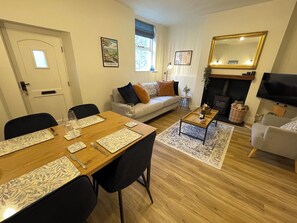 Chaumière | Aire de séjour