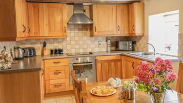 Dishwasher, cookware/dishes/utensils