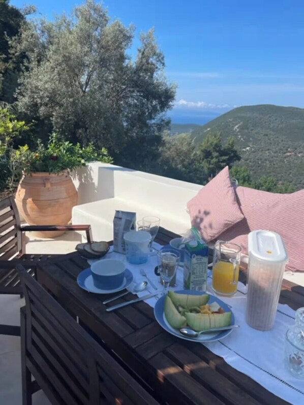 House | Outdoor dining