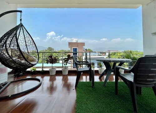 Private apartment with WiFi, AC, and kitchen