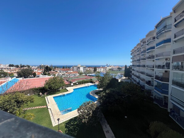 Appartement, 2 chambres, fumeur, balcon | Piscine
