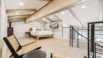 2 soverom, strykejern/-brett, reiseseng for barn og wi-fi