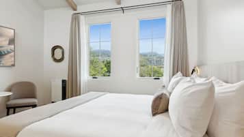 Strykejern/-brett, reiseseng for barn, wi-fi og sengetøy