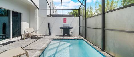 House (5 Bedrooms) | Front of property