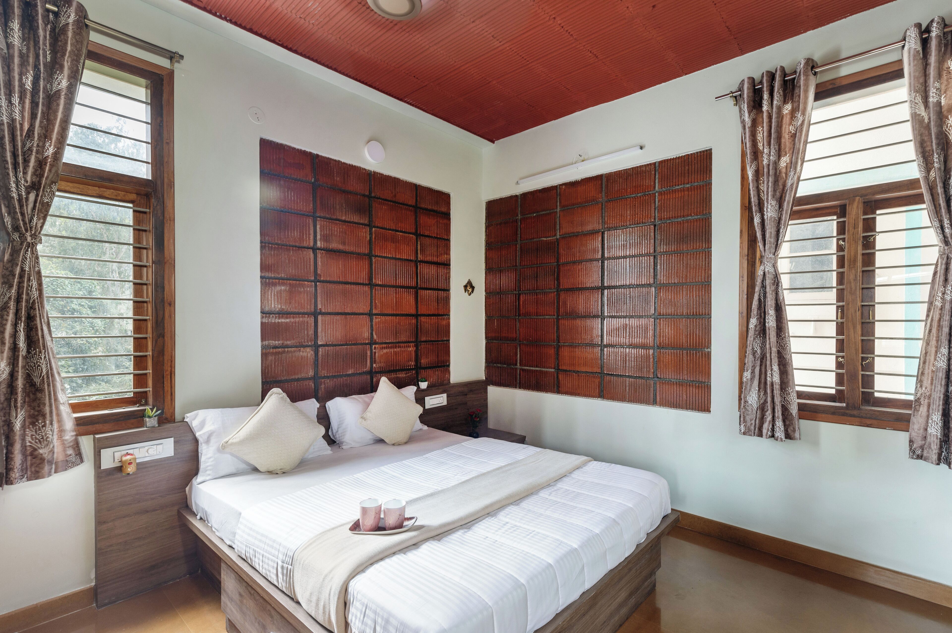 House (1 Bedroom) | 3 bedrooms, laptop workspace, iron/ironing board, bed sheets