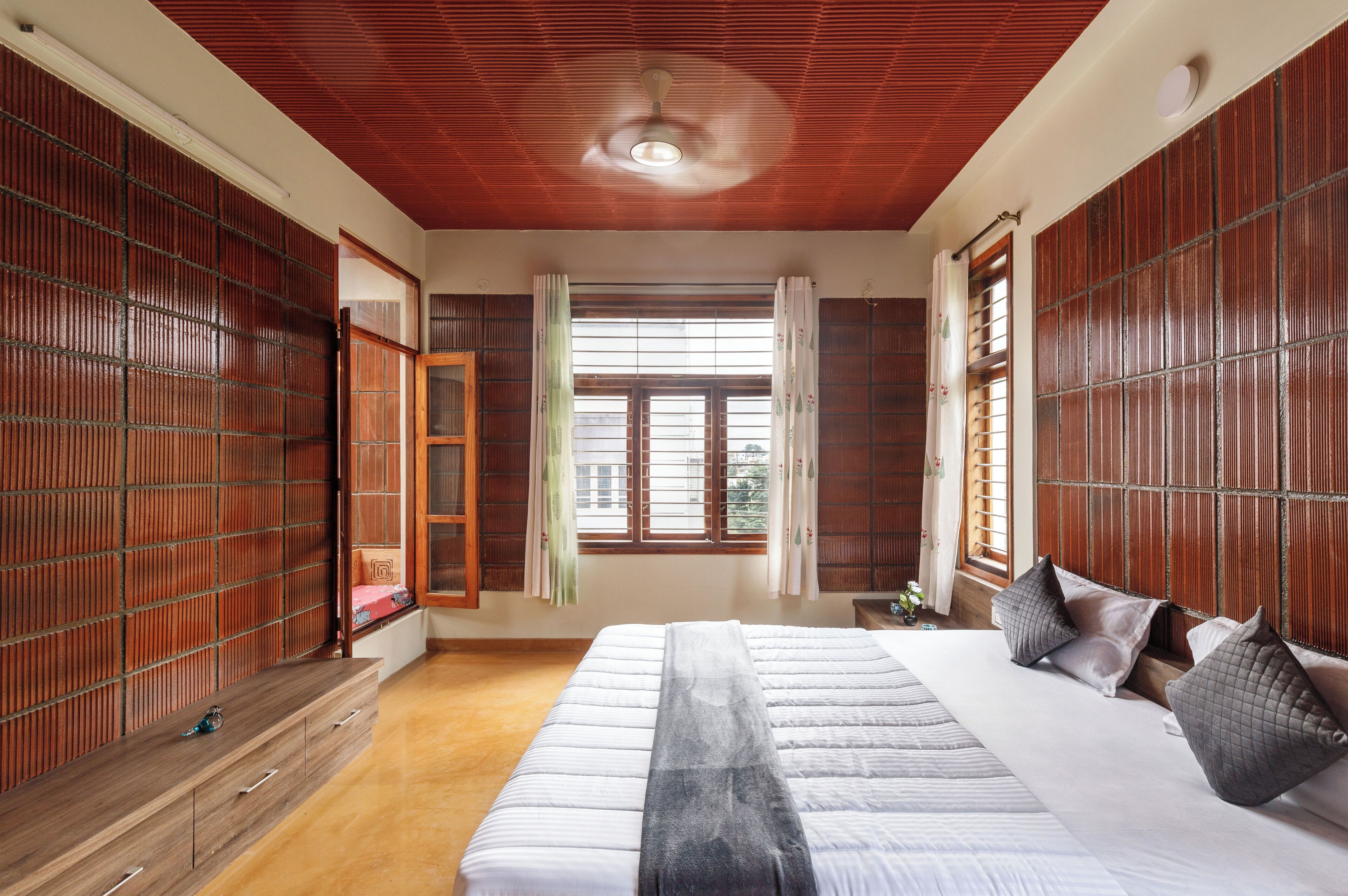 Rumah (1 Bedroom) | 3 kamar tidur, meja kerja, dan ruang kerja ramah laptop