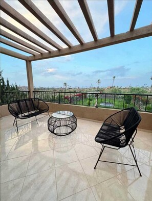 Villa, balcón | Zona de estar