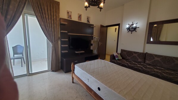 3 habitaciones, tabla de planchar con plancha, wifi y ropa de cama