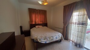 3 Schlafzimmer, Bügeleisen/Bügelbrett, WLAN, Bettwäsche