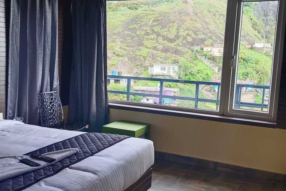 Deluxe Double Room, Balcony, Mountain View | Egyptian cotton sheets, premium bedding, down duvets, memory-foam beds
