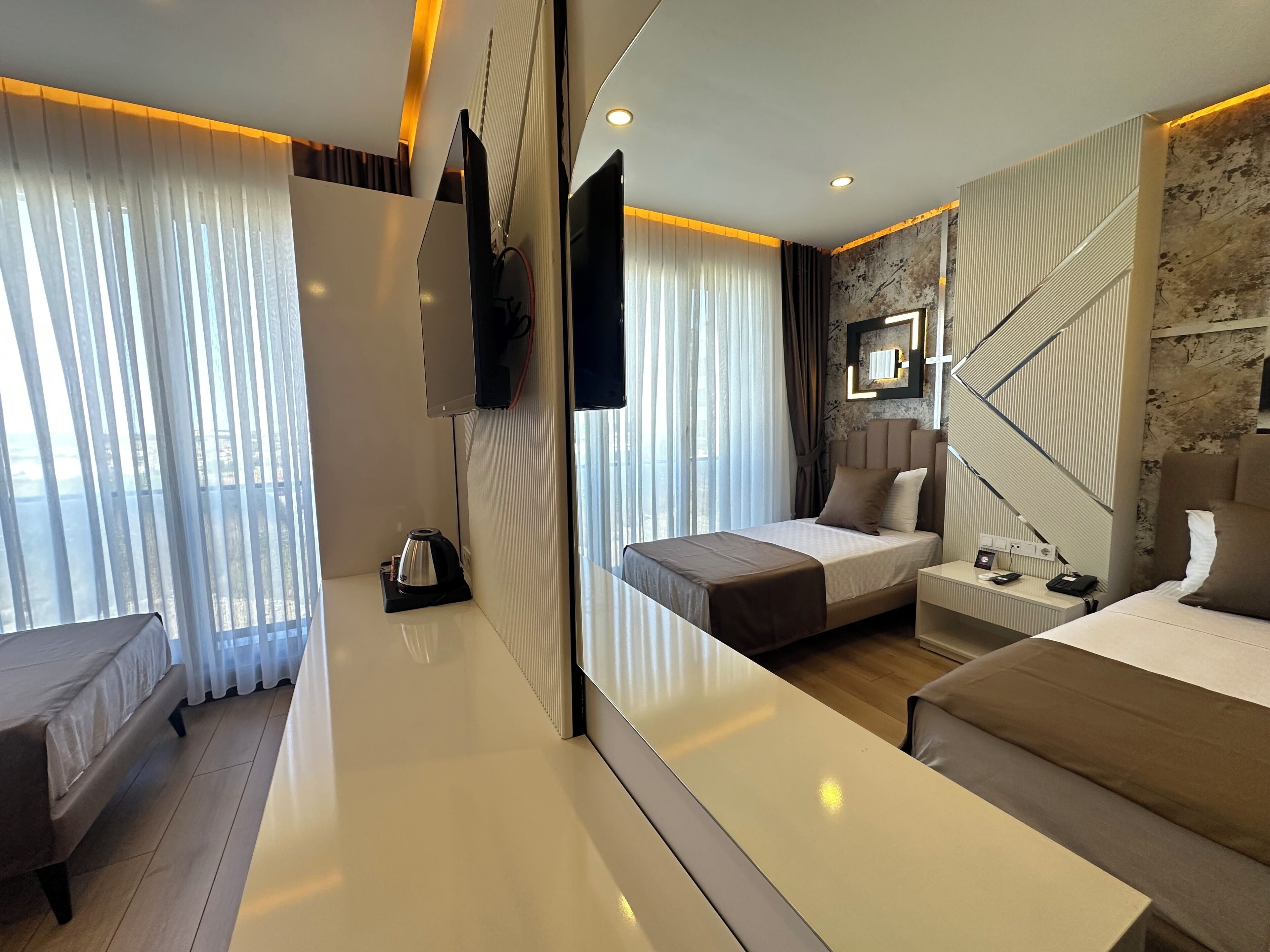 Deluxe Double or Twin Room | Desk, laptop workspace, free WiFi, bed sheets