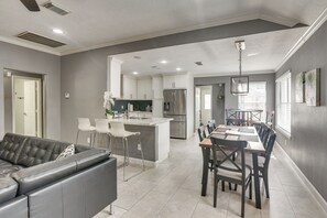 Interior - 11 Mi to Dtwn: Family Home in Houston! (Houston)
