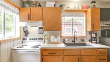 Apartment (0 Bedroom) | Interior