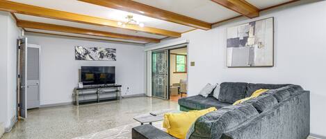 House (3 Bedrooms) | Front of property