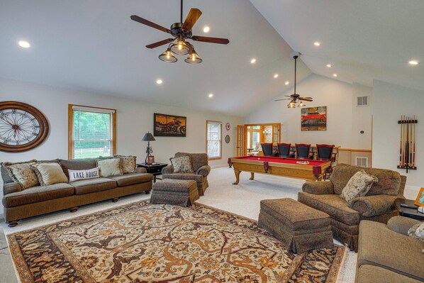 House (4 Bedrooms) | Interior