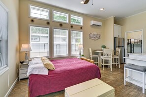 Interior - Lake View Tiny Home w/ Pool Access (Sherrills Ford)