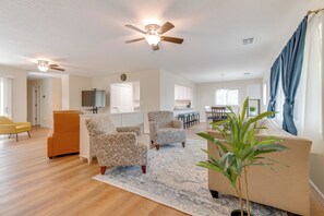 Interior - 15 Mi to Dtwn Orlando: Spacious Family Home (Winter Springs)