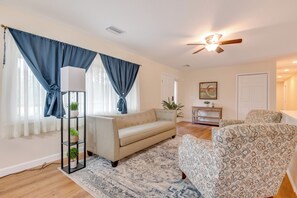 House (5 Bedrooms) | Interior - 15 Mi to Dtwn Orlando: Spacious Family Home (Winter Springs)