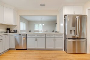 House (5 Bedrooms) | Interior - 15 Mi to Dtwn Orlando: Spacious Family Home (Winter Springs)