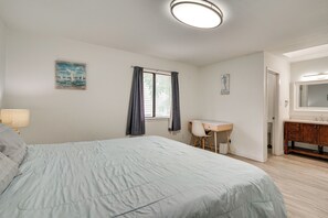 Interior - Unwind Fireside: Condo 2 Mi to White Rock Lake! (Dallas)