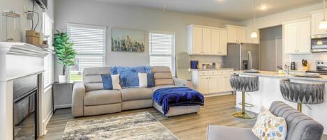 Apartment (3 Bedrooms) | Front of property