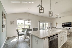 House (2 Bedrooms) | Interior