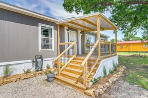 House (3 Bedrooms) | Interior - 12 Mi to Possum Kingdom Lake: Graford Getaway! (Graford)