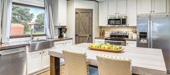 12 Mi to Possum Kingdom Lake: Graford Getaway!