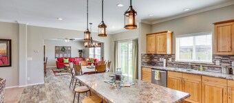 10 Mi to Aztec Ruins: Family Home w/ Large Yard!