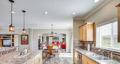 10 Mi to Aztec Ruins: Family Home w/ Large Yard!