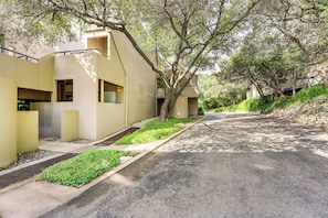 Apartment (2 Bedrooms) | Interior - Pool & Trail Access On-site: Modern Austin Condo! (Austin)