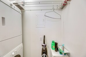 Apartment (2 Bedrooms) | Interior - Pool & Trail Access On-site: Modern Austin Condo! (Austin)