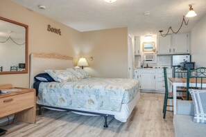 Apartment (0 Bedroom) | Interior - Beachfront Unit 17 Right on Old Orchard Beach! (Old Orchard Beach)