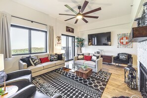 Apartment (2 Bedrooms) | Front of property