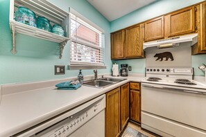 Interior - 15 Mi to Ski Apache: Getaway w/ Balcony in Ruidoso (Ruidoso)