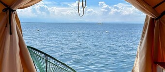 Floating Home in Reef Resort Unit 8