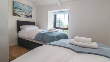 2 bedrooms, individually decorated, individually furnished, free WiFi